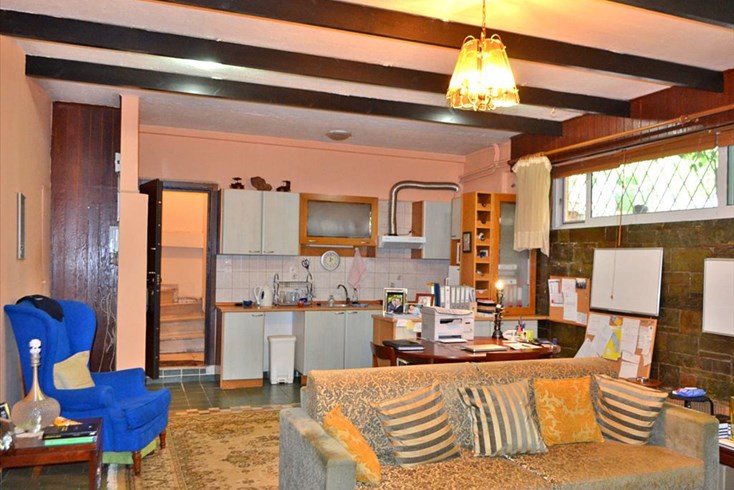 Realty photo 2