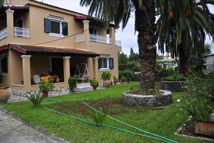 Realty photo 2