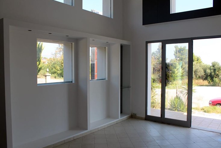 Realty photo 3
