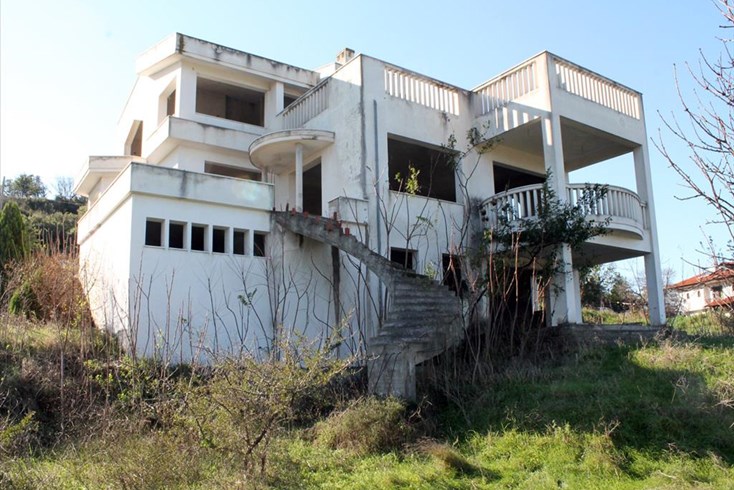 Realty photo 2