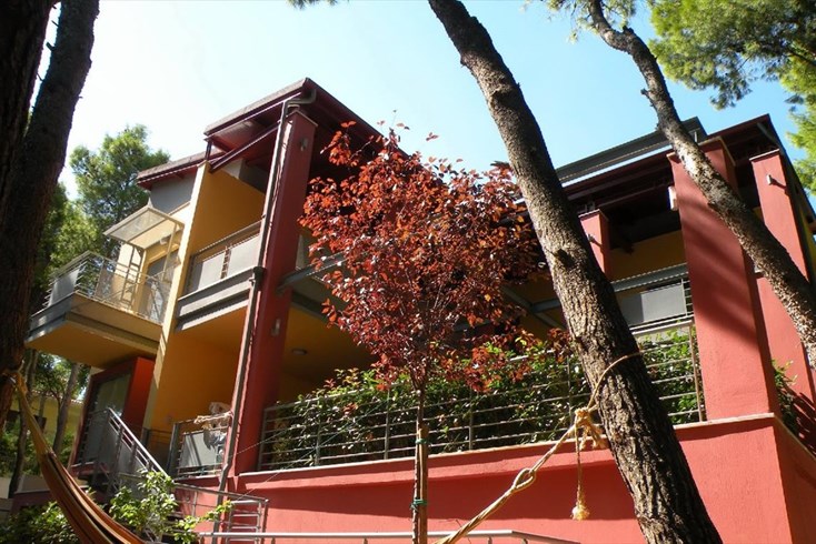 Realty photo 2
