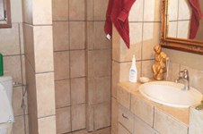 Property 721 photo 16