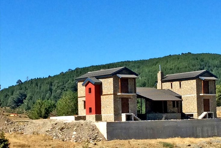 Realty photo 2