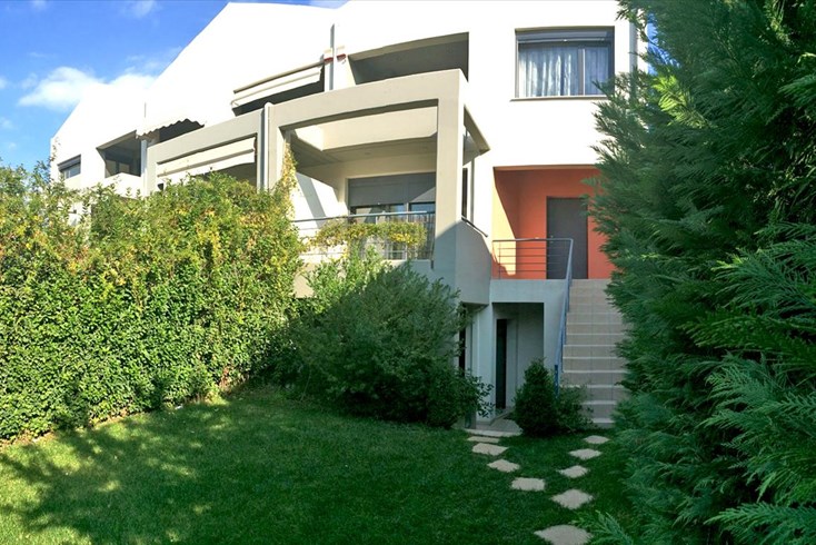 Realty photo 1