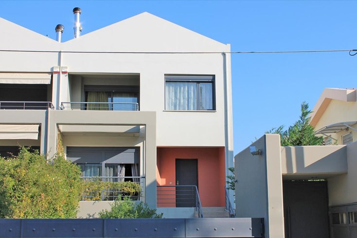 Realty photo 2
