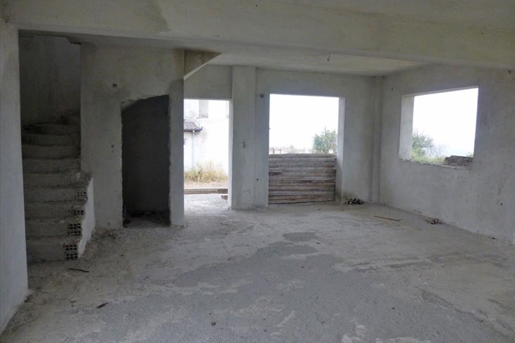 Realty photo 2