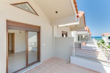 Property 747 photo 11