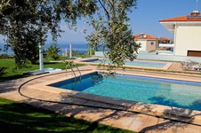 Property 749 photo 12