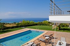 Property 749 photo 1