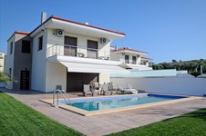 Property 749 photo 4