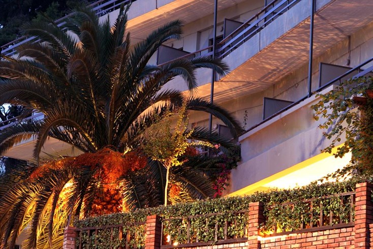 Realty photo 2