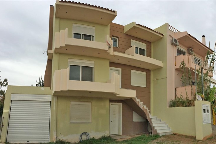 Realty photo 1
