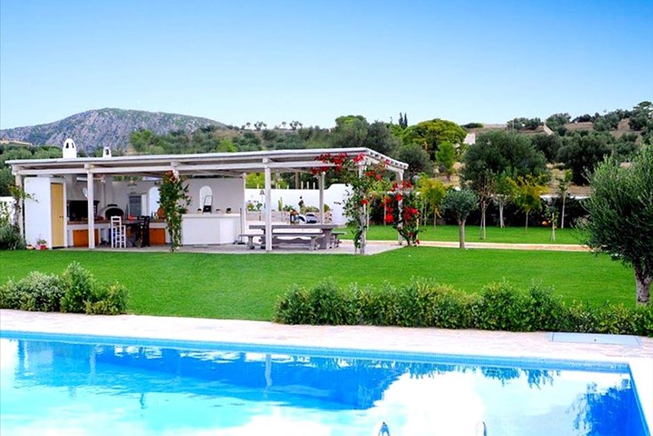 Realty photo 1