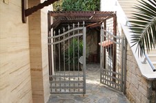 Property 770 photo 4