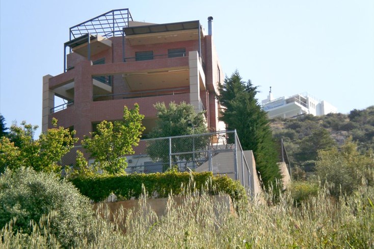 Realty photo 3
