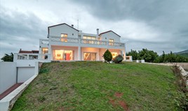 კუნძული 480 m² ატიკაში