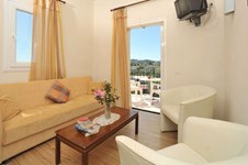 Property 7933 photo 16