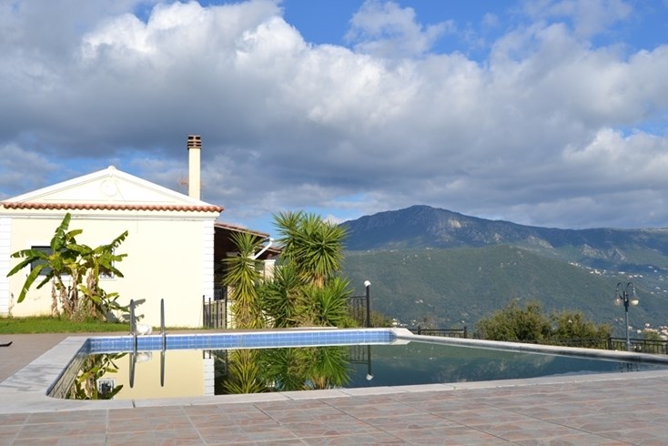Realty photo 1