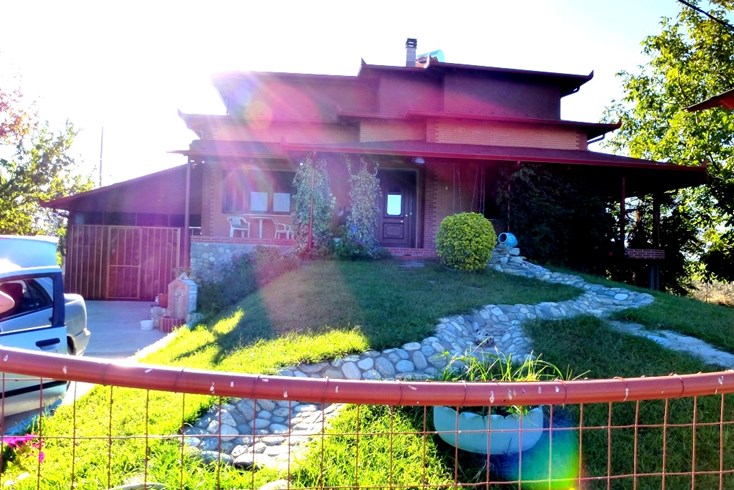 Realty photo 3
