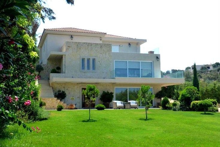 Realty photo 1