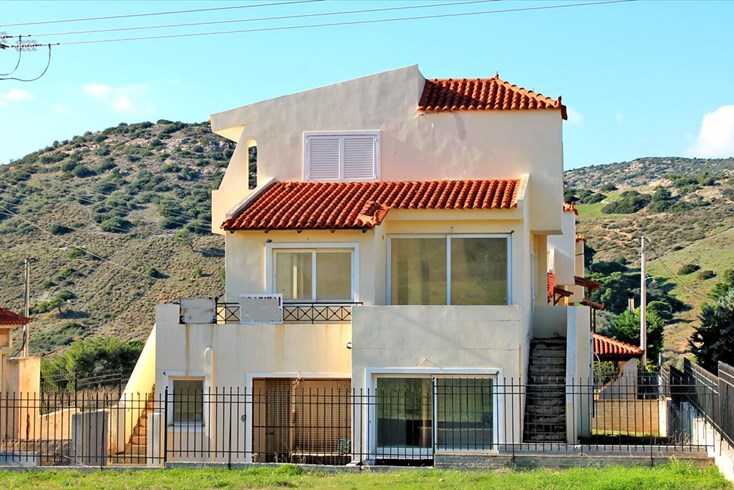 Realty photo 1