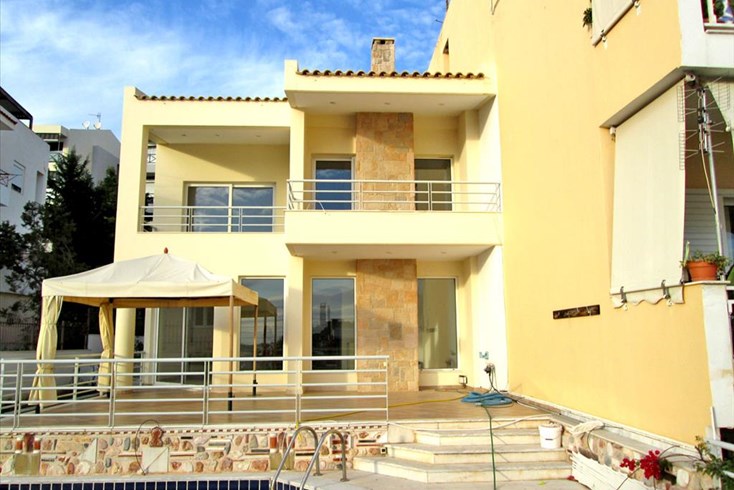 Realty photo 1