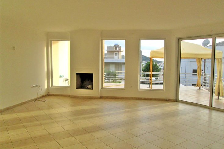 Realty photo 2