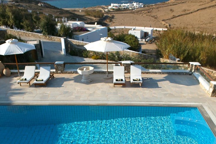 Realty photo 3