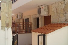 Property 828 photo 2
