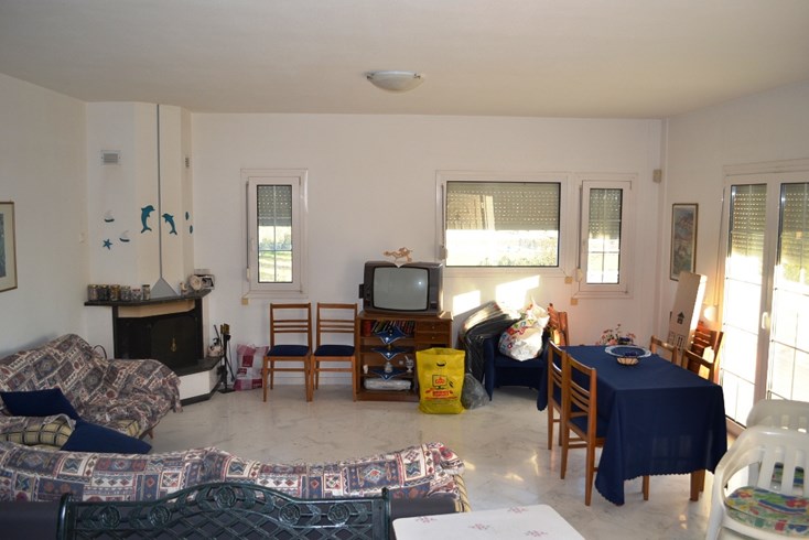 Realty photo 2