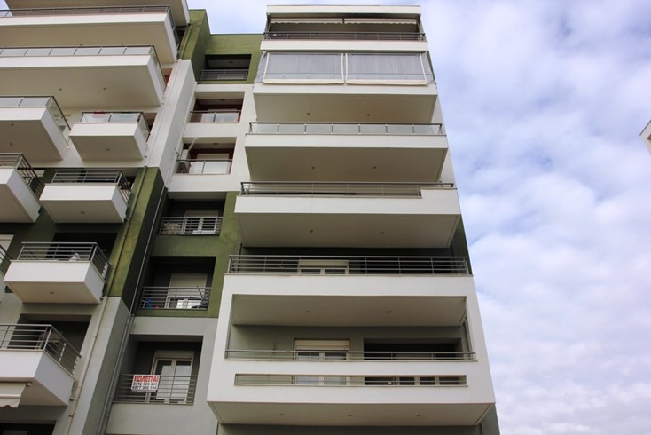 Realty photo 1