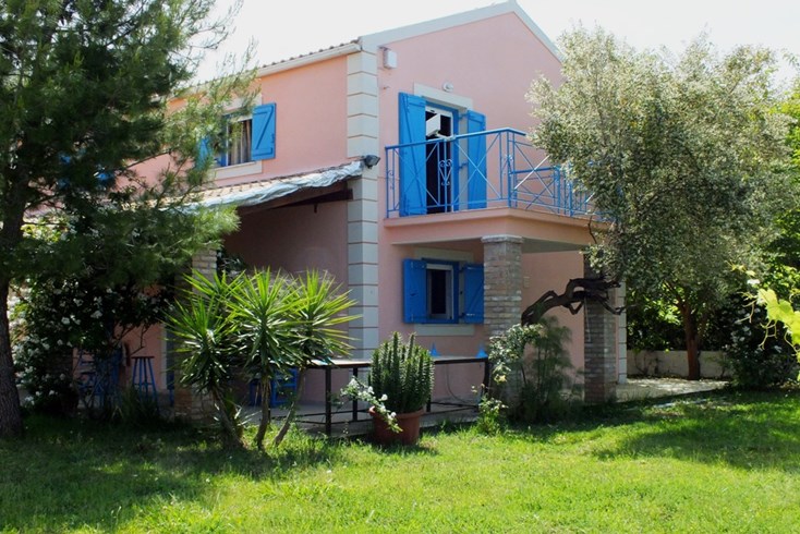 Realty photo 1