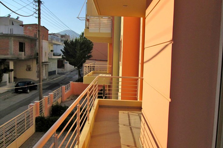 Realty photo 1