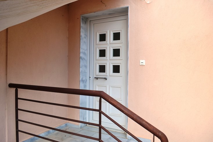Realty photo 3