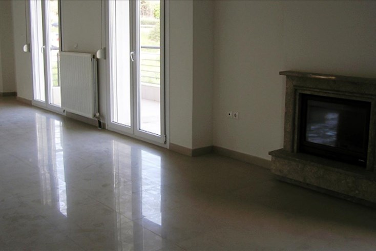 Realty photo 2