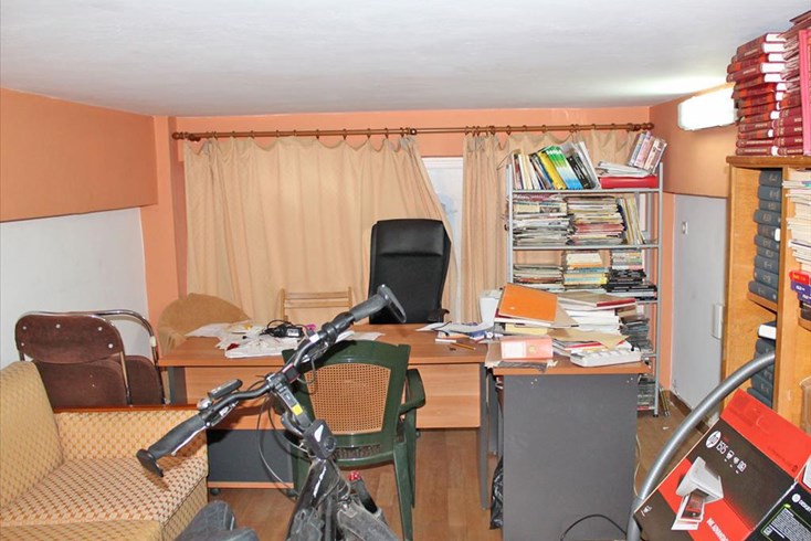 Realty photo 2
