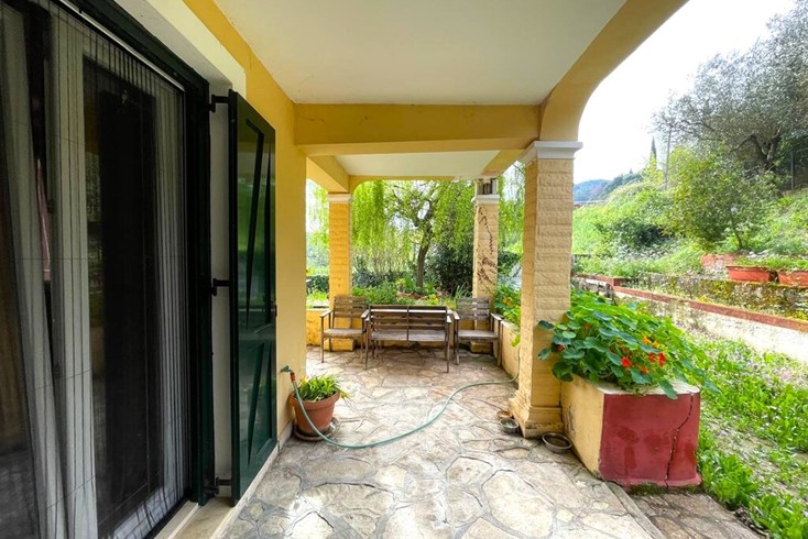Realty photo 3