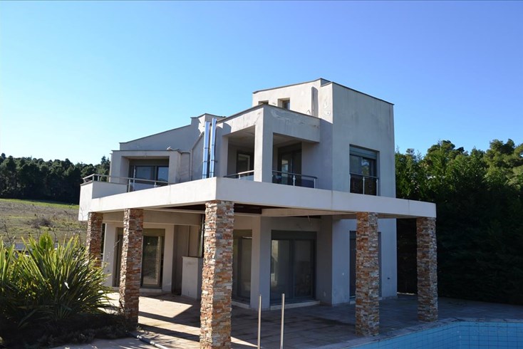 Realty photo 1