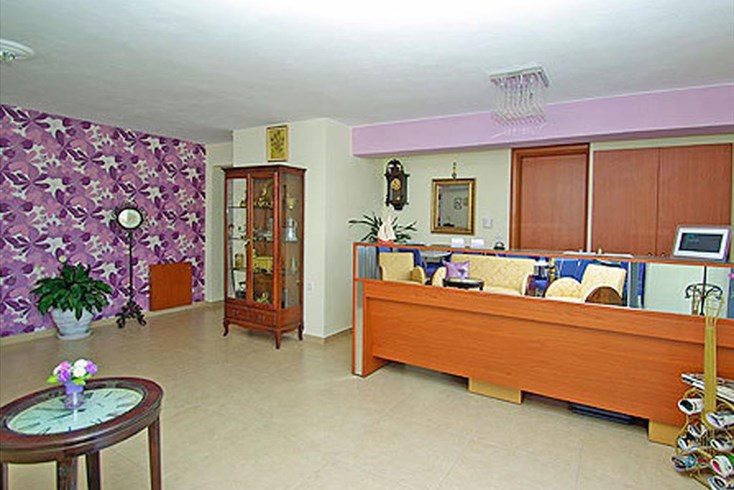 Realty photo 3
