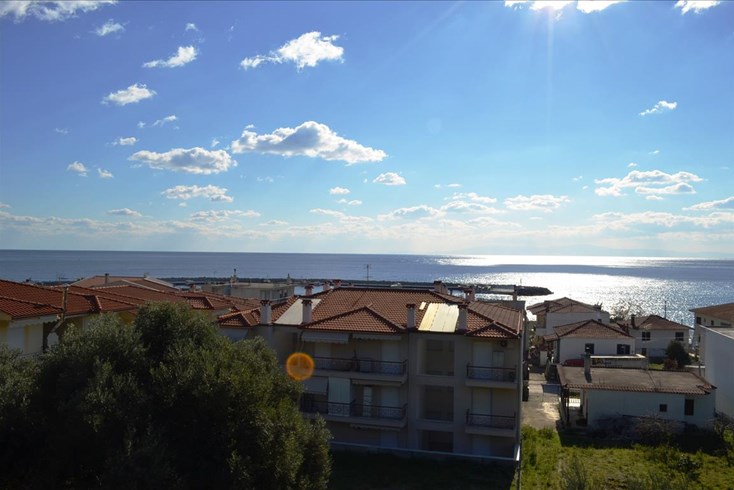 Realty photo 1