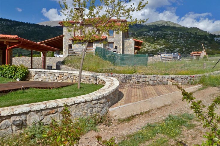 Realty photo 1