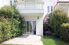 Property 933 photo 2