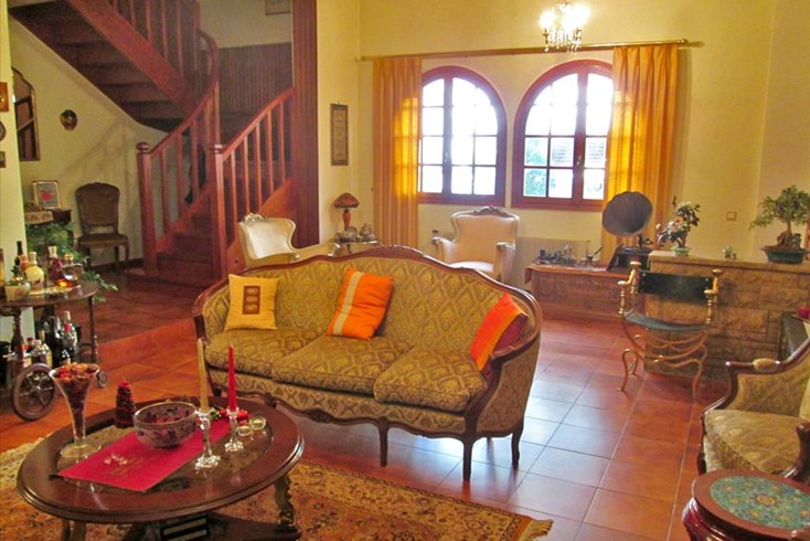 Realty photo 2