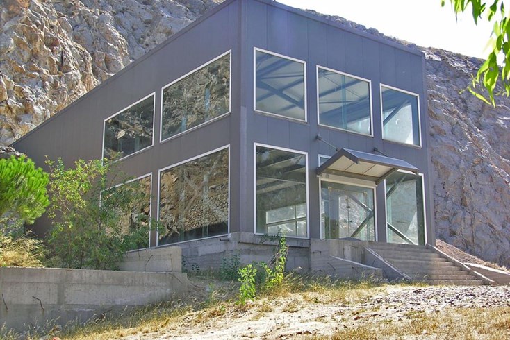 Realty photo 2