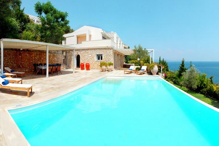 Realty photo 1