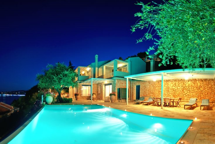 Realty photo 3