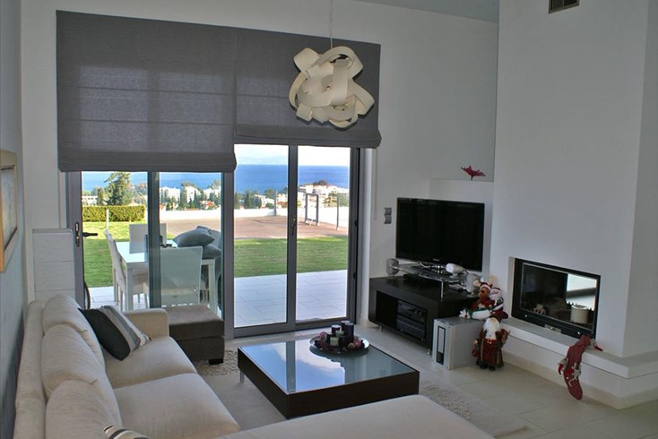 Realty photo 2