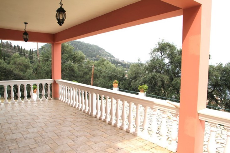 Realty photo 3