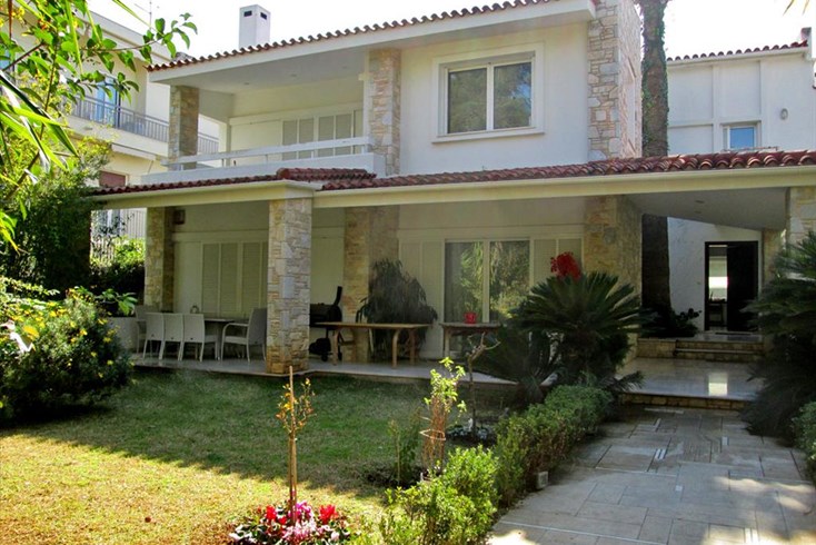 Realty photo 1