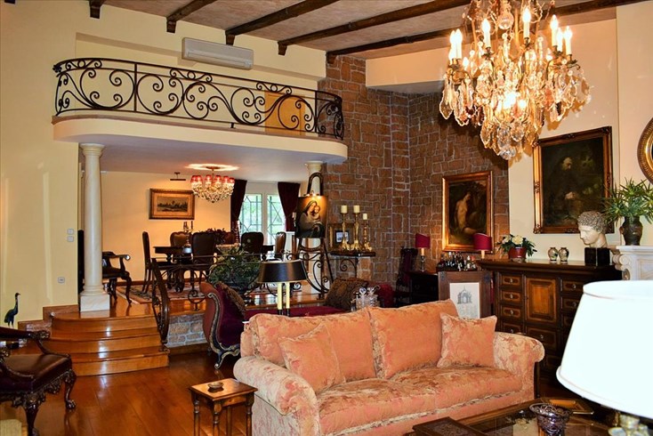 Realty photo 3